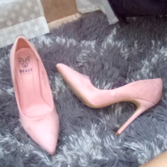 Shoes - Picture 2 of 2